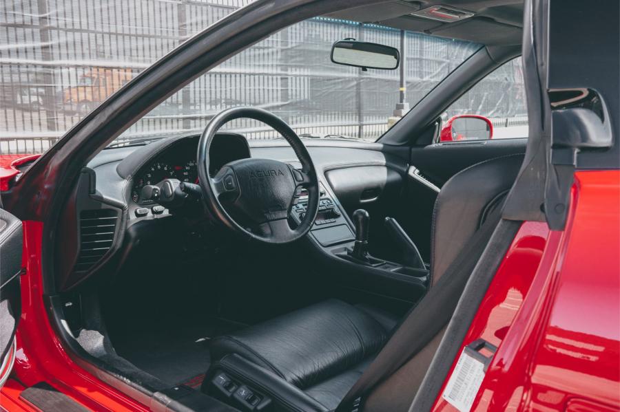 Интерьер Acura NSX 1991 года  (фото 32 из 61)